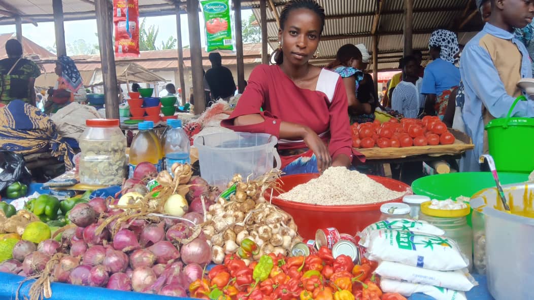 Nyangezi : Face à la menace d’Ebola, les commerçants de Karhongo réclament des kits d’hygiène, plus de 5 000 commerçants exposés au marché central de Munya